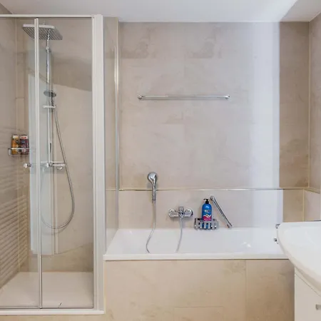 Luxury 4 Bedroom Apartment/Therme Erding/Parking Exterior photo
